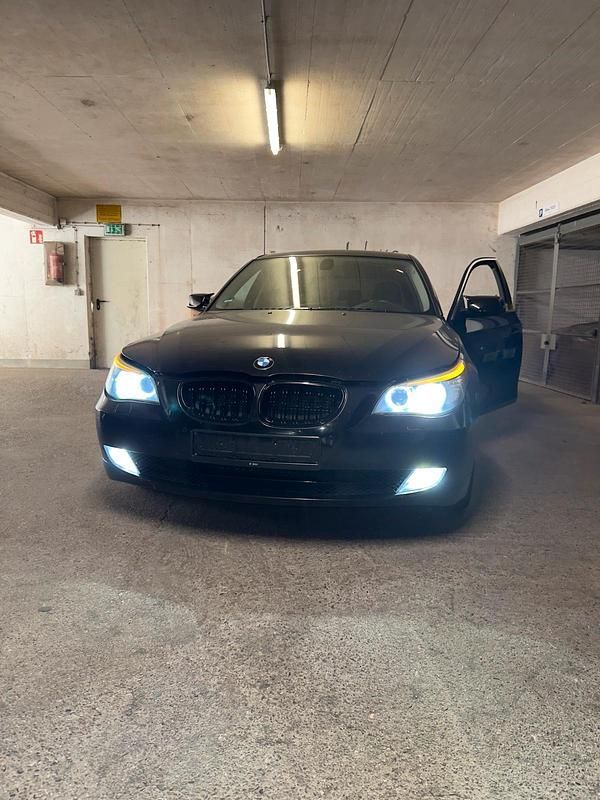 Schwarz Gebraucht 2007 BMW 525 Kombi | 4.500 € (Fairer Preis) - Bild 1/4