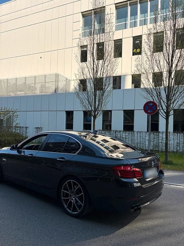 Gebraucht BMW 523 204 PS (150 kW) 2010 Schwarz Limousine