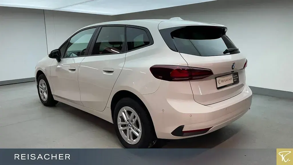 Gebraucht BMW 218 Active Tourer 136 PS (100 kW) 2023 Weiß Van / Kleinbus