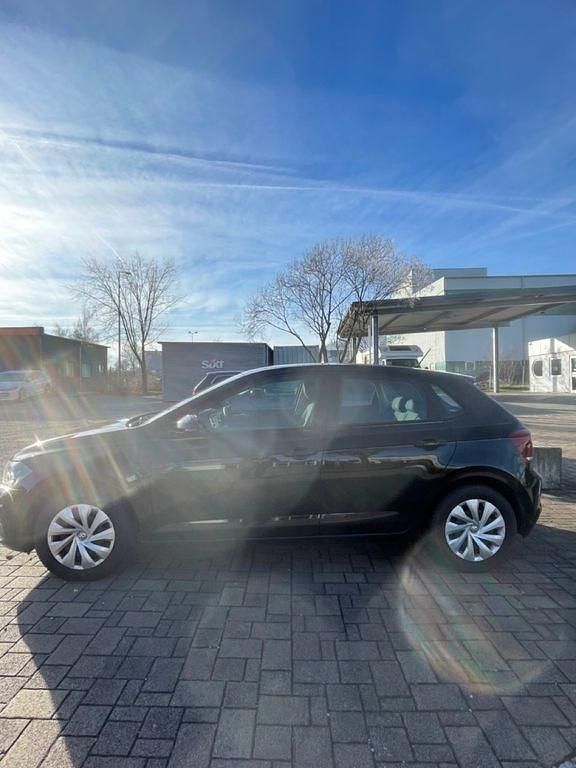 Gebraucht VW Polo Comfortline 75 PS (55 kW) 2018 Schwarz Kleinwagen