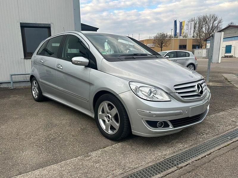 Gebraucht Mercedes B200 140 PS (102 kW) 2005 Silber Van / Kleinbus