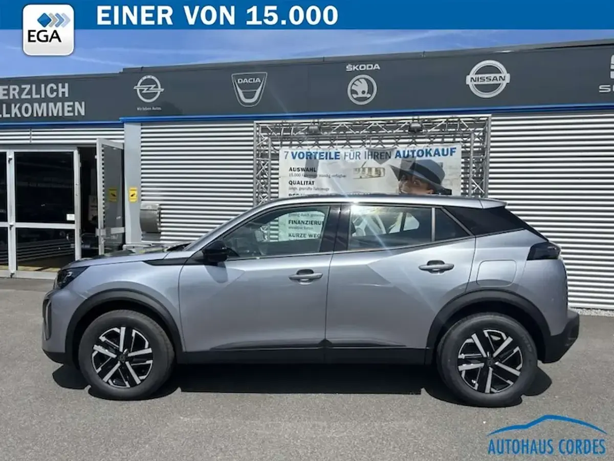 Neu Peugeot 2008 Style 101 PS (74 kW) 2026 Grau SUV