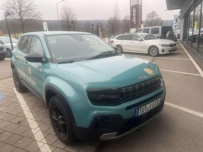 Grün Gebraucht 2023 Jeep Avenger EV Altitude SUV | 27.800 € (Fairer Preis) - Bild 1/4