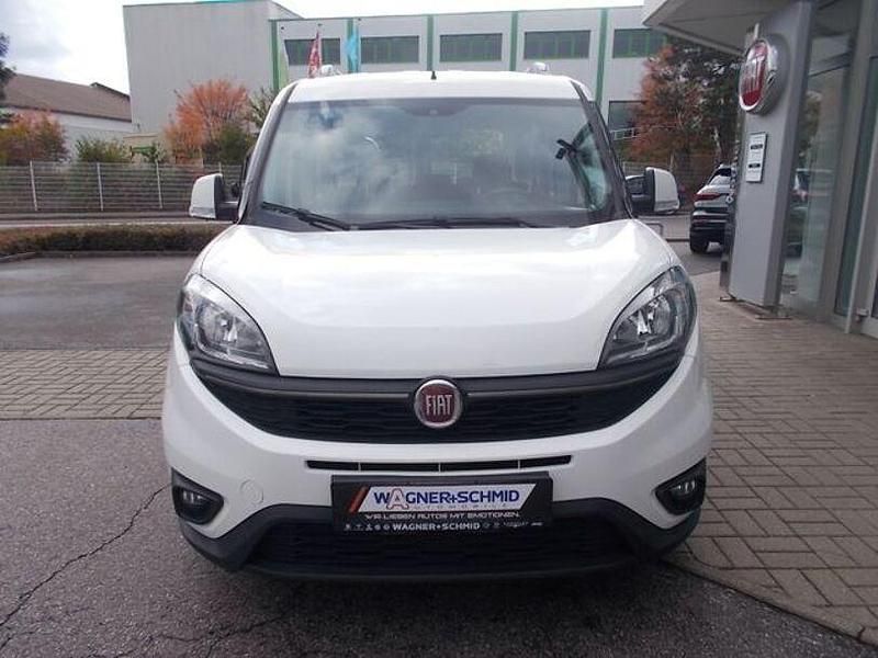 Gebraucht Fiat Doblò 101 PS (74 kW) 2022 Weiß Van / Kleinbus