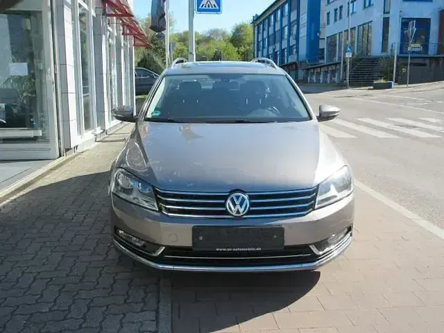Gebraucht VW Passat Highline 170 PS (125 kW) 2011 Braun Limousine