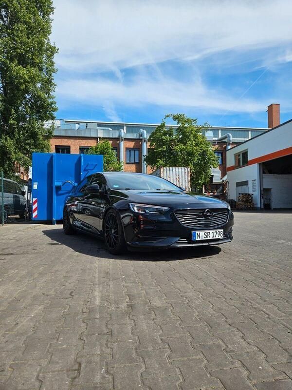 Blau Gebraucht 2017 Opel Insignia Business Limousine | 10.000 € (Etwas zu teuer) - Bild 1/4