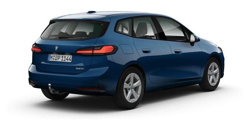 Gebraucht BMW 220 Active Tourer Luxury Line 170 PS (125 kW) 2025 Blau Van / Kleinbus