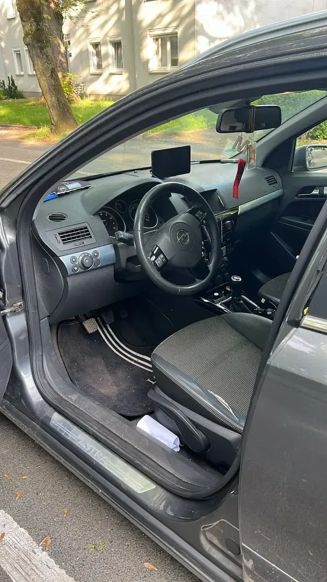 Gebraucht Opel Astra 140 PS (102 kW) 2009 Grau Kombi