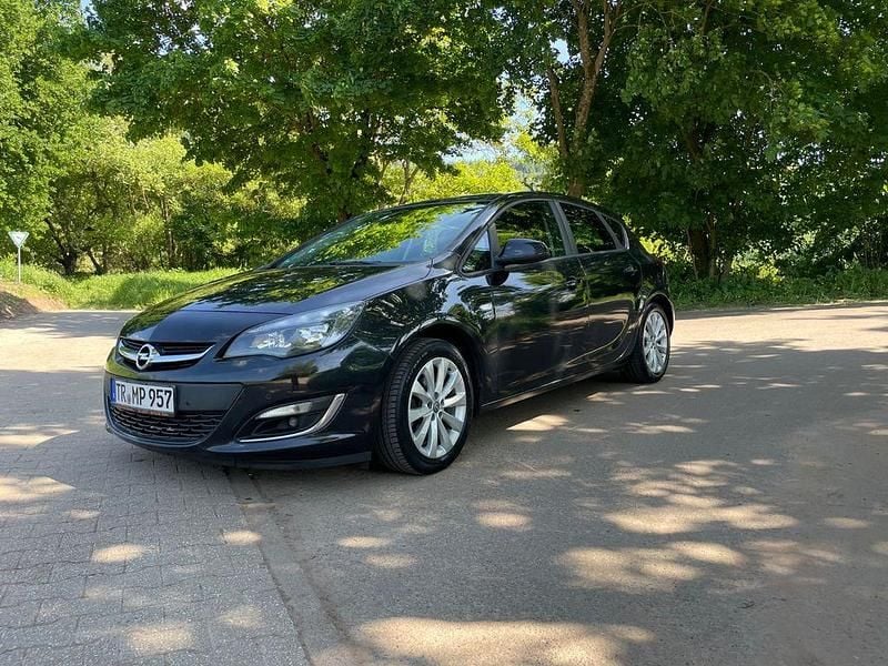 Schwarz Gebraucht 2013 Opel Astra Active Limousine | 3.990 € (Guter Preis) - Bild 1/4