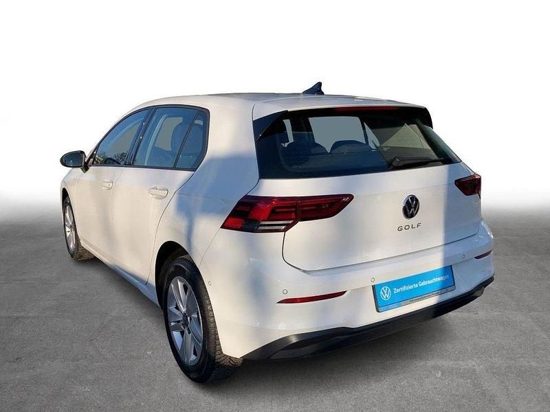 Gebraucht VW Golf VIII Life 131 PS (96 kW) 2022 Pure white Limousine