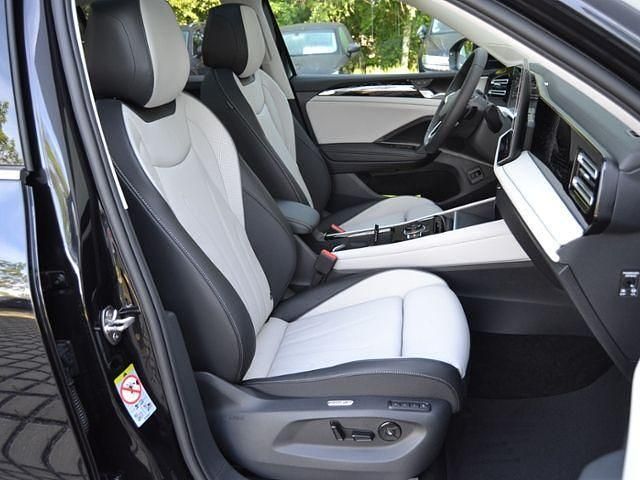 Gebraucht VW Tiguan IQ Drive 150 PS (110 kW) 2024 Schwarz (deep black perleffekt) SUV