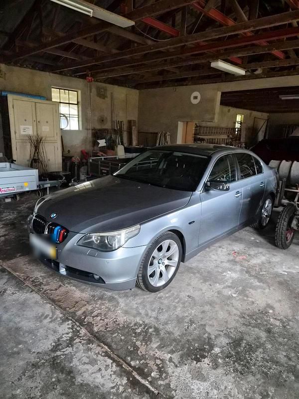 Gebraucht BMW 525 218 PS (160 kW) 2007 Grau Limousine