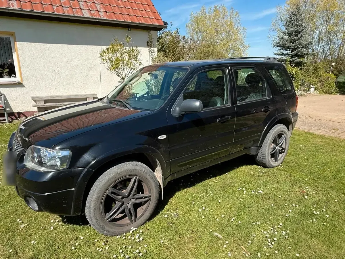 Second-hand Ford Maverick 200 CP (147 kW) 2006 Negru SUV
