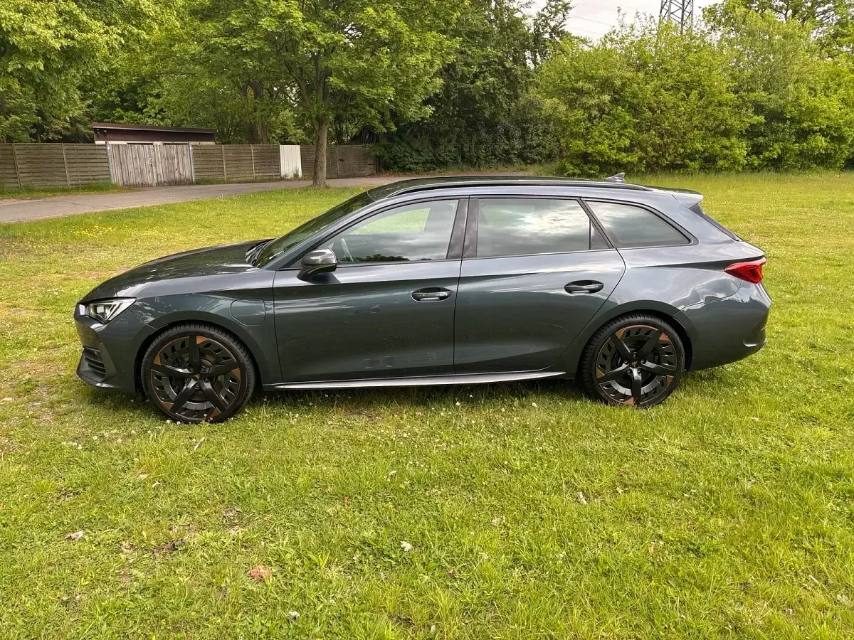 Gebraucht Cupra Leon VZ 245 PS (180 kW) 2022 Grau Kombi