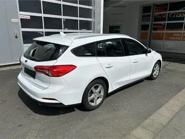 Gebraucht Ford Focus 95 PS (69 kW) 2019 Weiss Kombi
