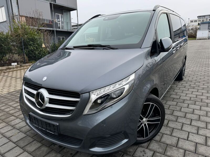Grau Gebraucht 2016 Mercedes V220 Edition Van / Kleinbus | 34.980 € (Etwas zu teuer) - Bild 1/4