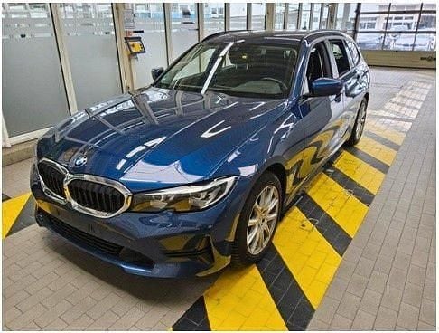 Blau Gebraucht 2021 BMW 320 Sport Line Limousine | 19.797 € (Superpreis) - Bild 1/4