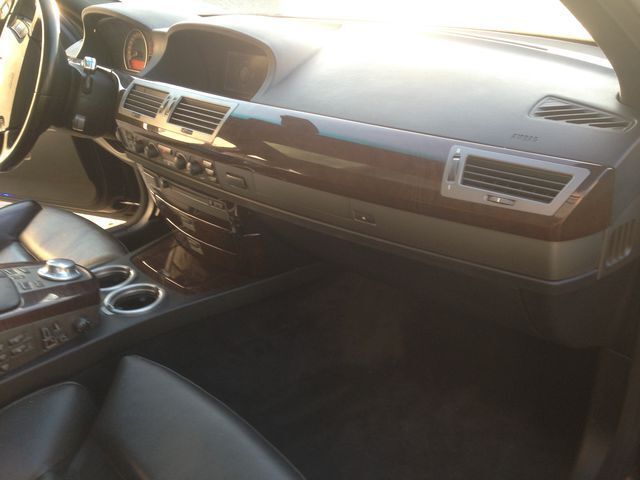 Second-hand BMW 740 258 CP (189 kW) 2004 Negru Berlinǎ