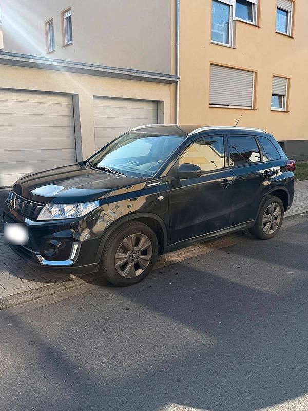 Gebraucht Suzuki Vitara 140 PS (102 kW) 2019 Schwarz SUV
