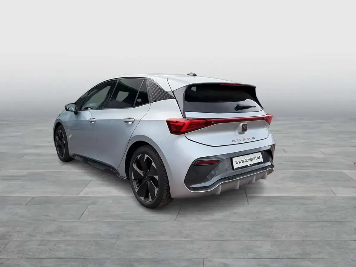 Używany Cupra Born e-Boost 169 kW (231 KM) 2025 Srebrny Hatchback