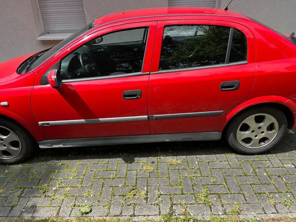 Gebraucht Opel Astra Edition 75 PS (55 kW) 1999 Rot Limousine