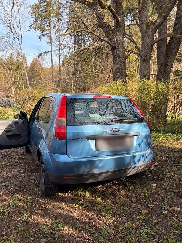 Gebraucht Ford Fiesta 80 PS (58 kW) 2003 Blau Kleinwagen