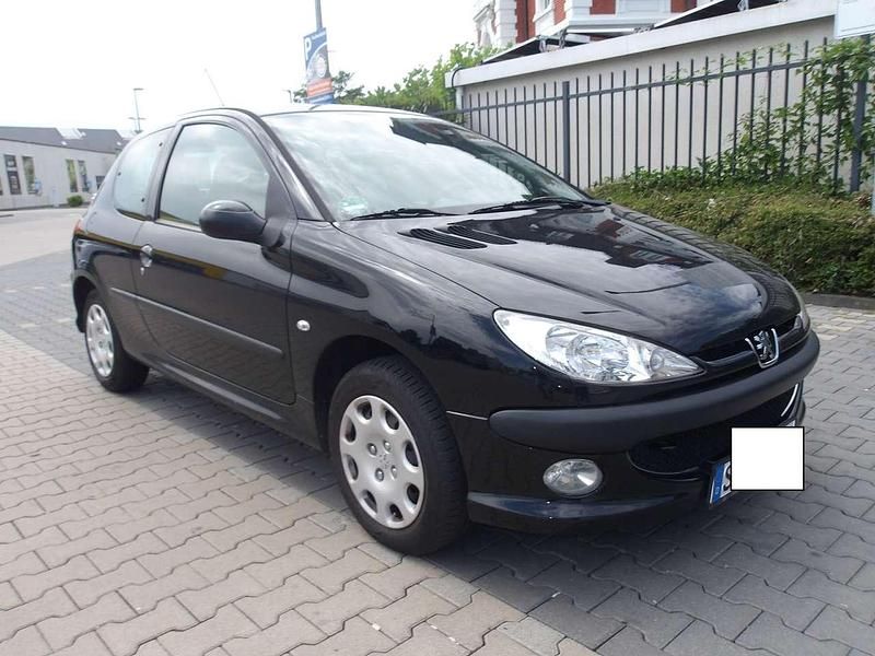 Schwarz Gebraucht 2009 Peugeot 206 Limousine | 3.950 € (Teuer) - Bild 1/4