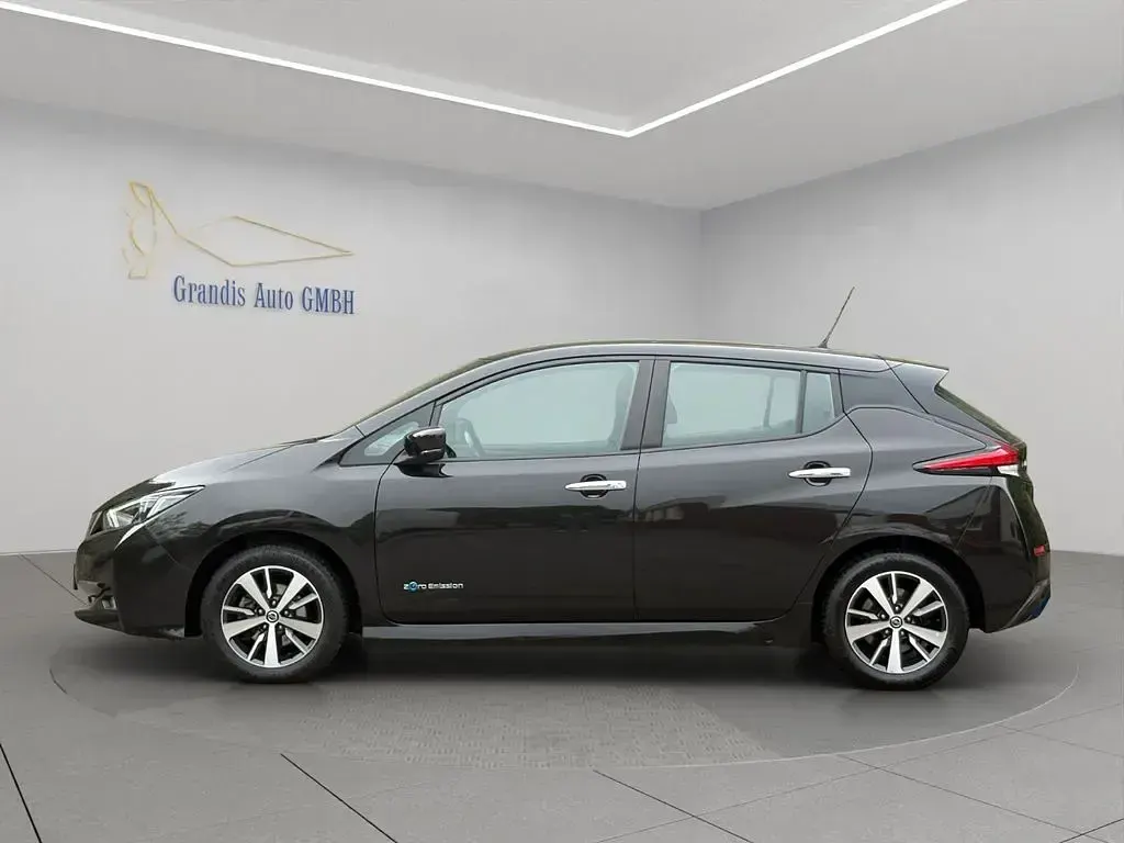 Gebraucht Nissan Leaf Acenta 110 kW (150 PS) 2021 Schwarz Kleinwagen