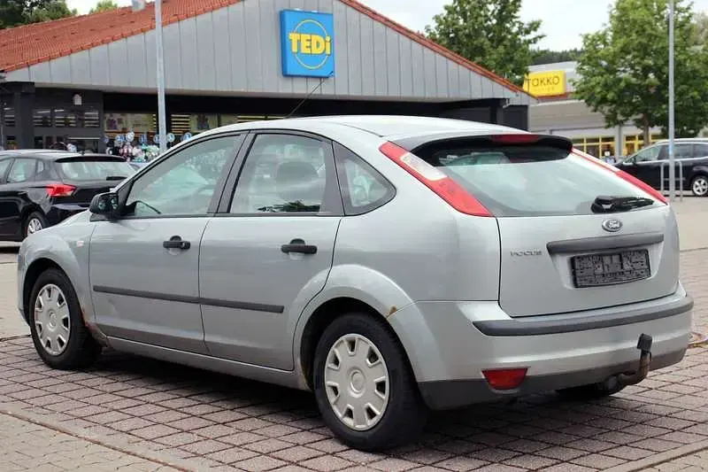 Gebraucht Ford Focus 101 PS (74 kW) 2006 Silber Limousine