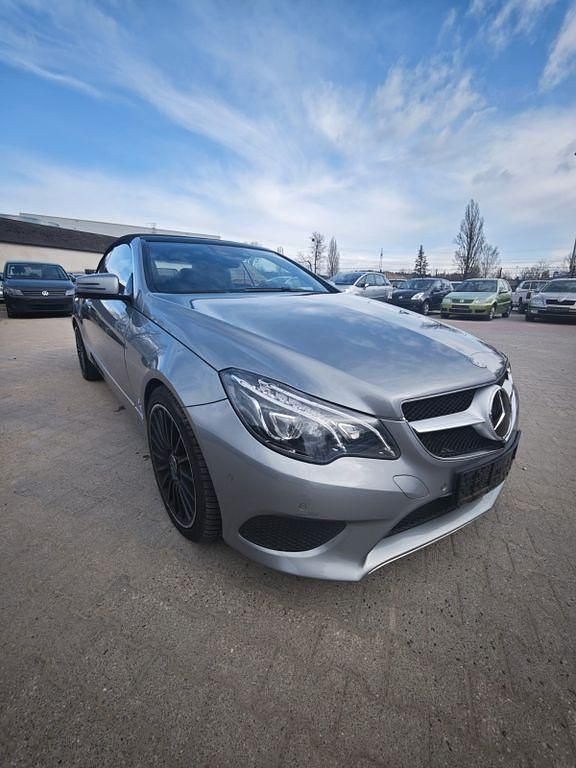 Gebraucht Mercedes E200 AMG 184 PS (135 kW) 2013 Silber Cabrio
