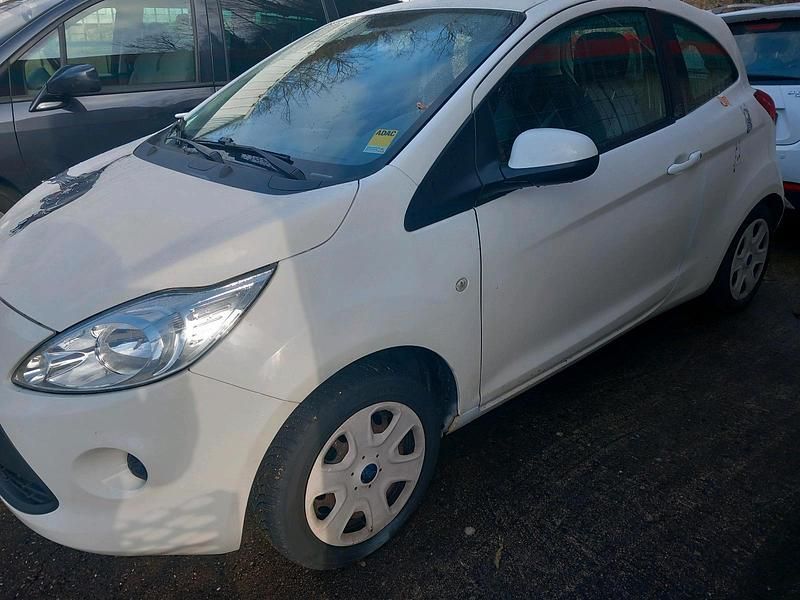 Gebraucht Ford Ka 69 PS (50 kW) 2013 Weiß Kleinwagen