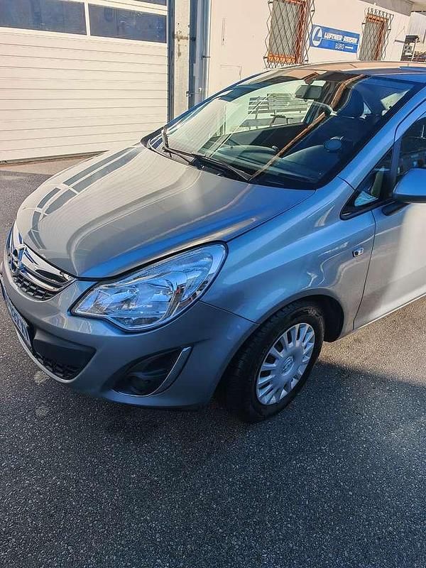 Gebraucht Opel Corsa Edition 86 PS (63 kW) 2012 Grau Limousine