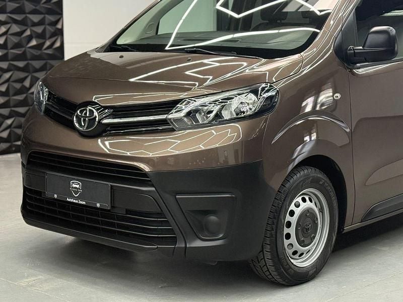Gebraucht Toyota Proace 150 PS (110 kW) 2016 Braun Van / Kleinbus