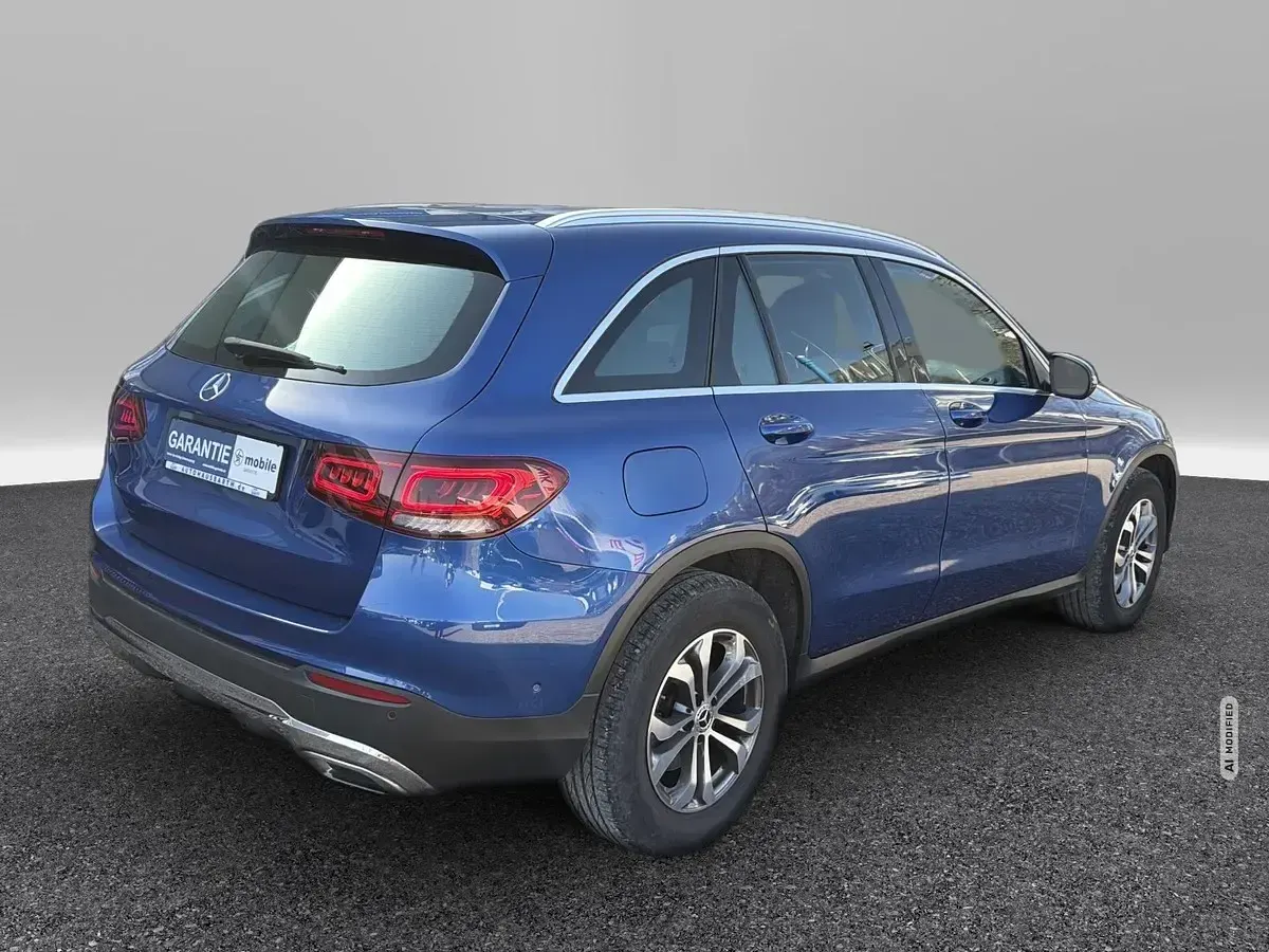 Gebraucht Mercedes GLC220 194 PS (142 kW) 2022 Blau metallic SUV