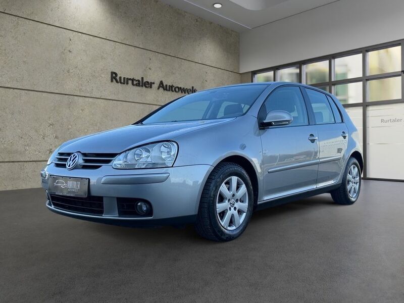Grau Gebraucht 2005 VW Golf V Comfortline Limousine | 6.499 € (Etwas zu teuer) - Bild 1/4