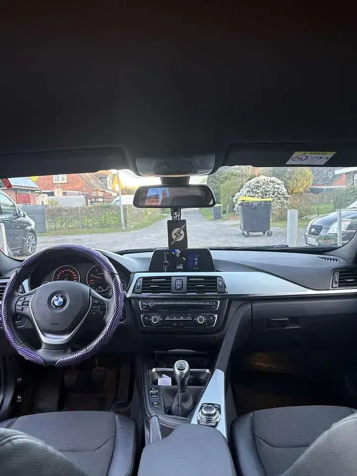 Gebraucht BMW 318 143 PS (105 kW) 2013 Limousine