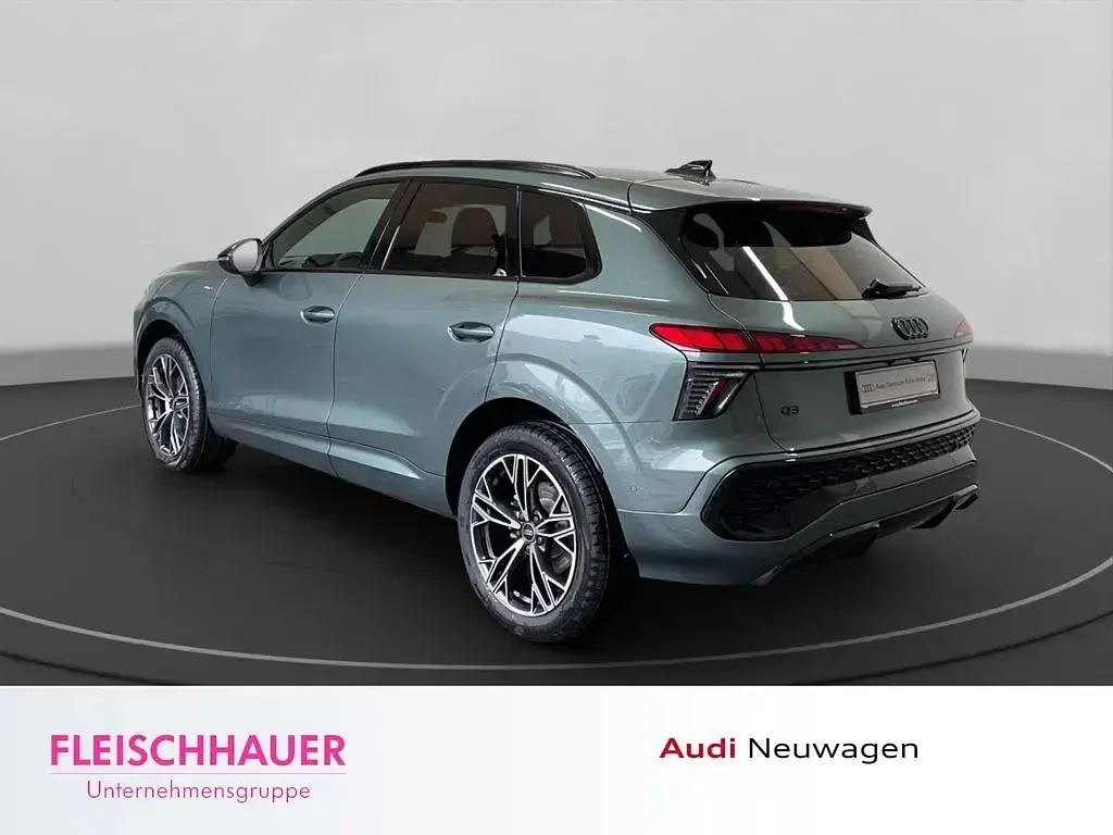 Neu Audi Q3 Sport 150 PS (110 kW) 2026 Salbeigrün metallic SUV