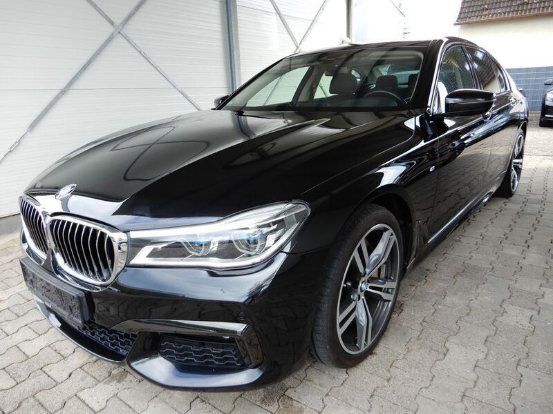 Schwarz Gebraucht 2016 BMW 750 M Sport Limousine | 37.880 € (Teuer) - Bild 1/4