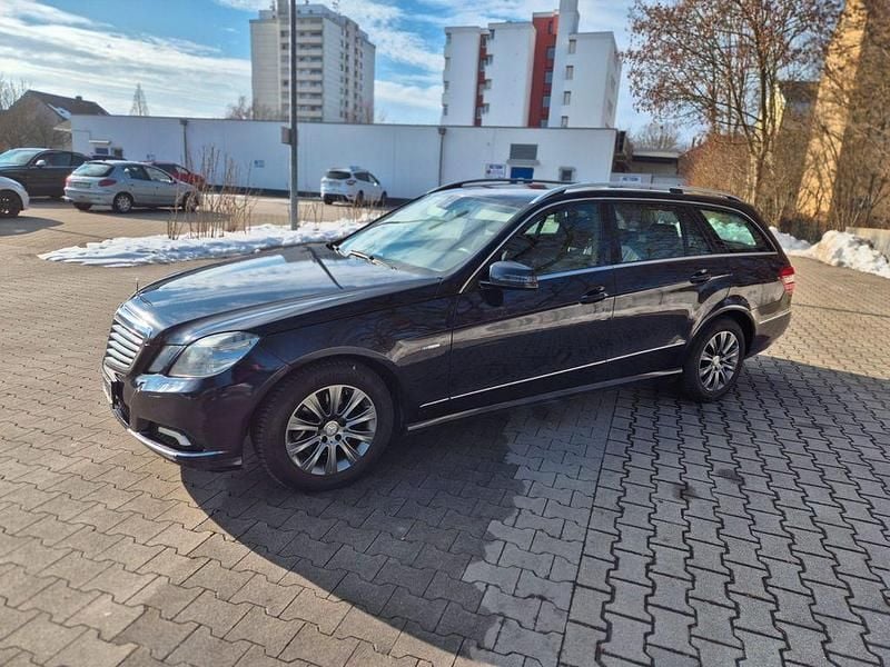 Gebraucht Mercedes E350 Elegance 231 PS (169 kW) 2010 Blau Limousine