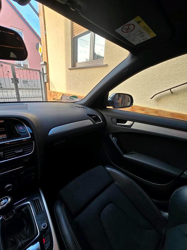 Gebraucht Audi A4 Competition 170 PS (125 kW) 2015 Blau Kombi