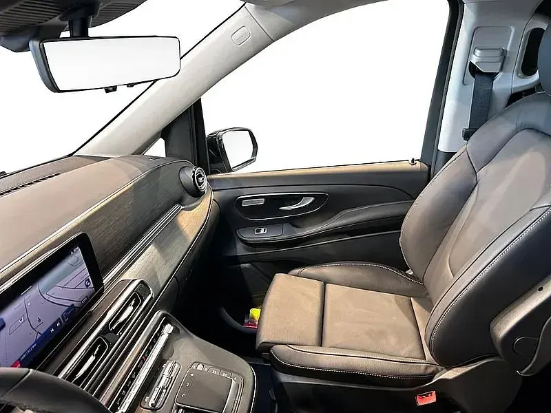 Gebraucht Mercedes V300 237 PS (174 kW) 2025 Obsidianschwarz metallic Van / Kleinbus