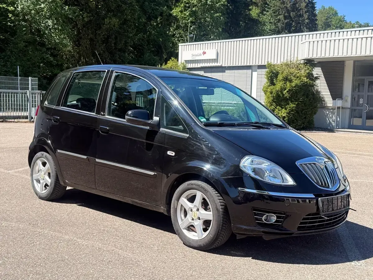 Gebraucht Lancia Musa 95 PS (69 kW) 2011 Schwarz Van / Kleinbus