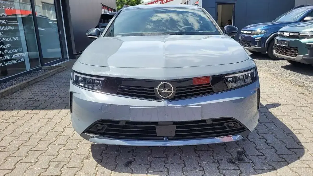 Neu Opel Astra Edition 131 PS (96 kW) 2026 Grafikgrau Kombi