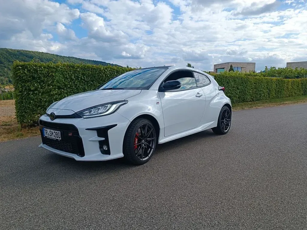 Gebraucht Toyota Yaris 261 PS (191 kW) 2024 Weiß Kleinwagen
