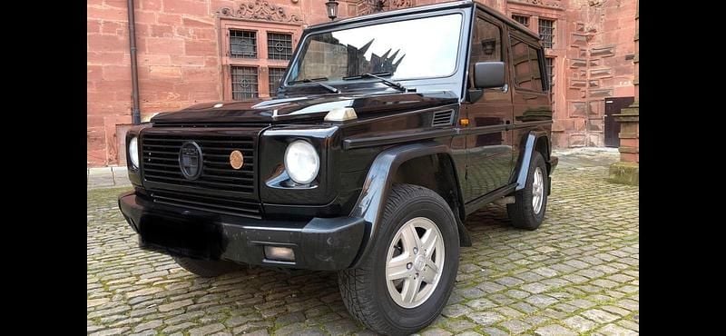 Schwarz Gebraucht 1992 Mercedes G300 SUV | 28.800 € - Bild 1/4