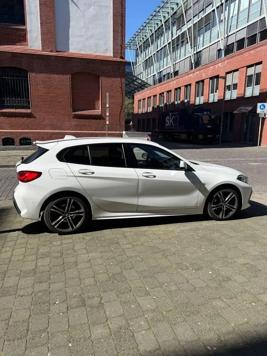 Gebraucht BMW 118 M Sport 140 PS (102 kW) 2020 Weiß Kleinwagen