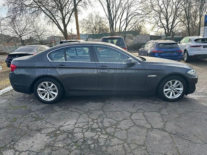 Gebraucht BMW 520 163 PS (119 kW) 2013 Grau Limousine
