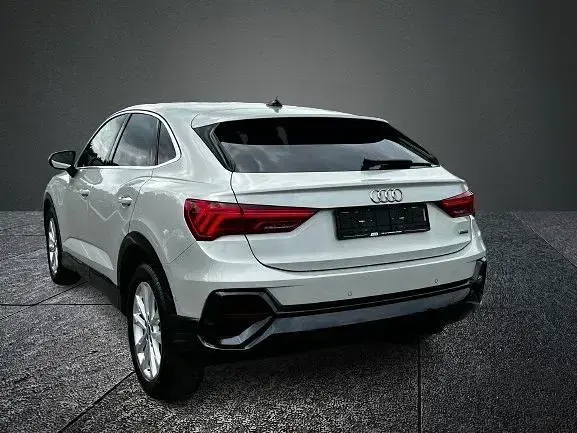 Gebraucht Audi Q3 Sportback Sport 150 PS (110 kW) 2021 Silber SUV