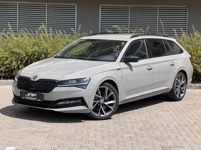 Grau Gebraucht 2020 Skoda Superb SportLine Kombi | 28.000 € (Superpreis) - Bild 1/4