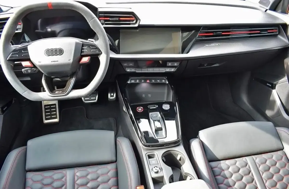 Gebraucht Audi RS3 Ambiente 400 PS (294 kW) 2024 Weiß Limousine